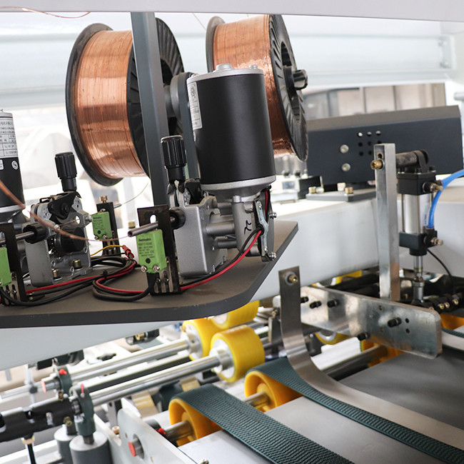 2600 Corrugated Box Folding Machine Machine Cardboard Box Maker