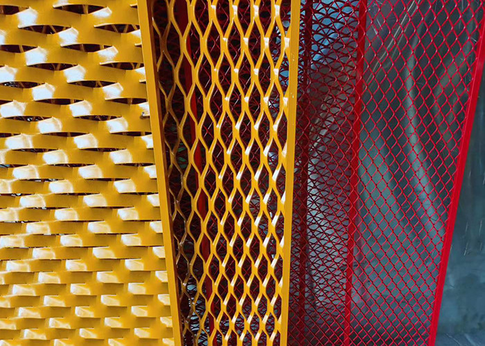 Industrial Woven Expanded Wire Mesh Thicknesss 2 - 4mm