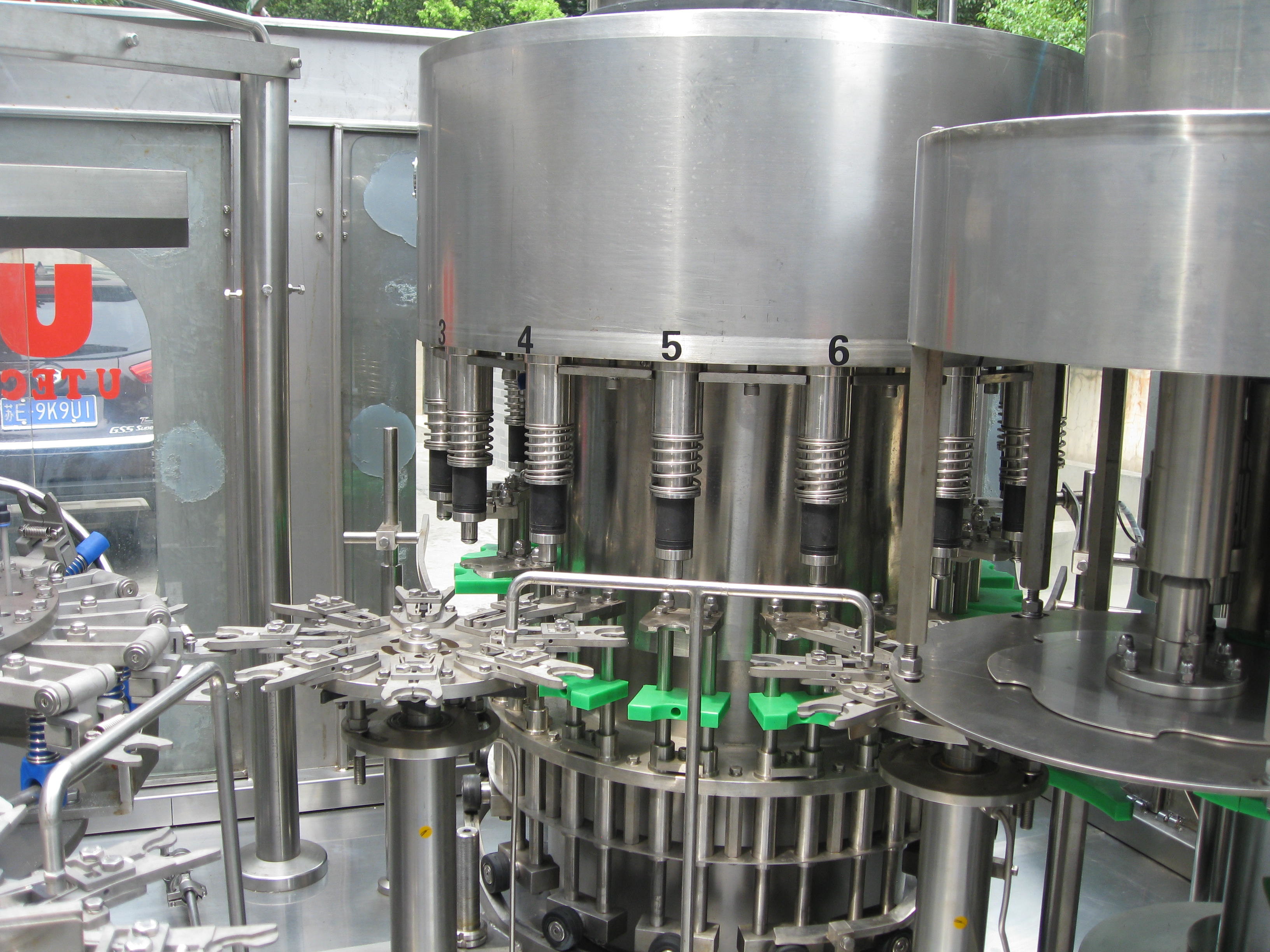 Complete Small Water Bottle Filling Machine With PLC Automatic Control