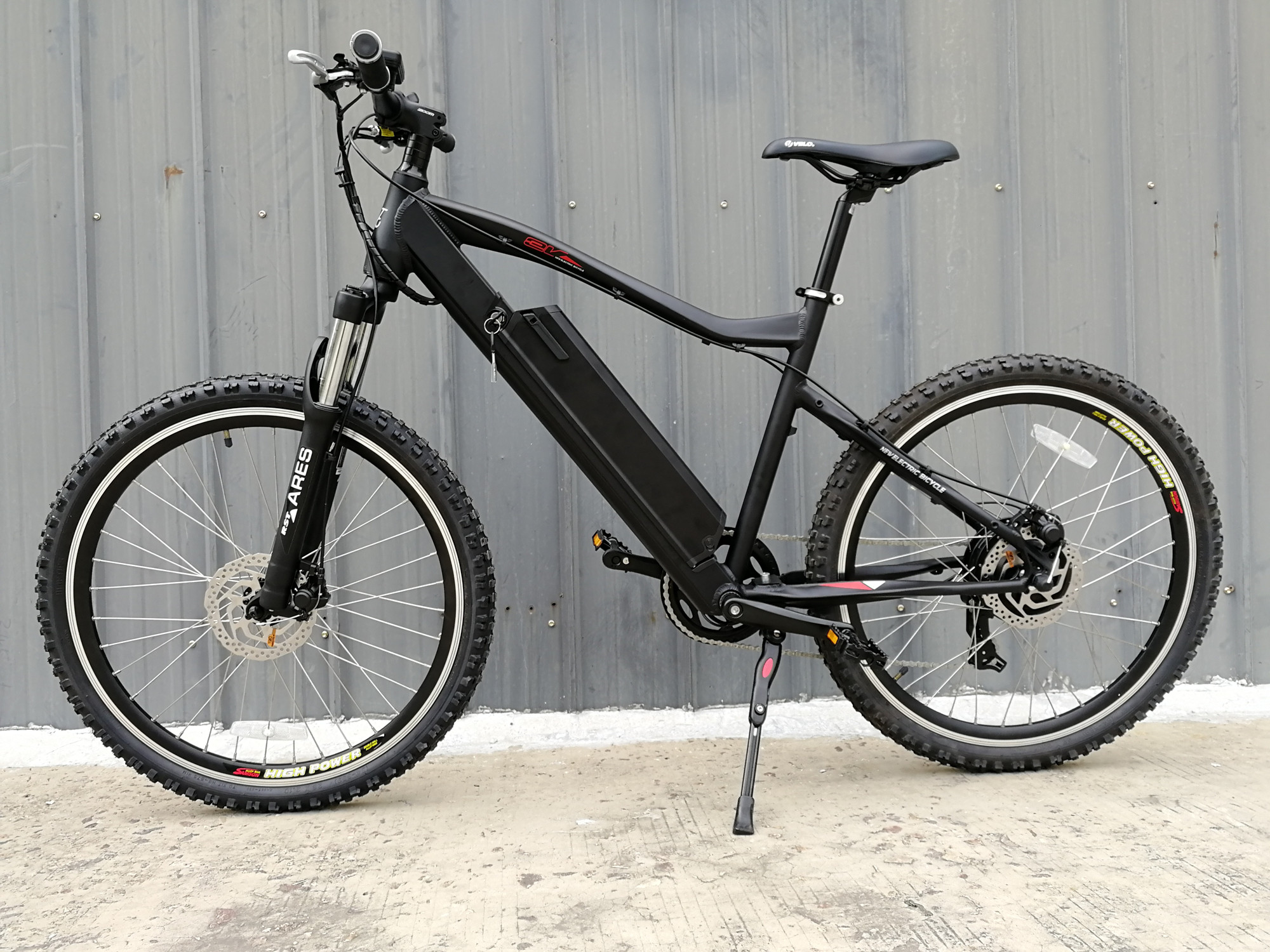 26 Inch Wheel Integrated Battery Electric Bike With Bafang 350W Hub Motor THP-YT04