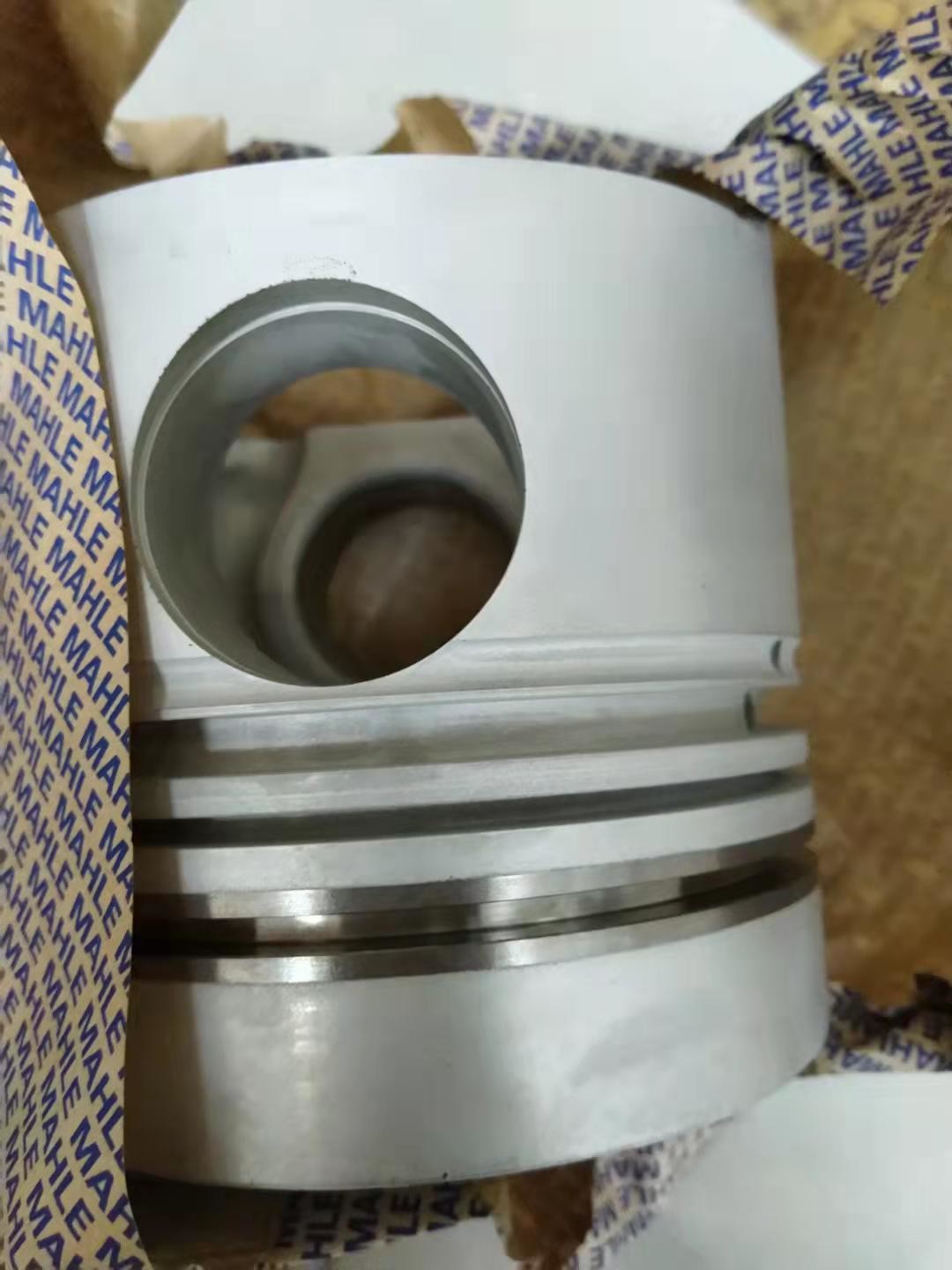 Engine Parts Piston 6BD1 Isuzu Excavator Engine Parts 1121117770