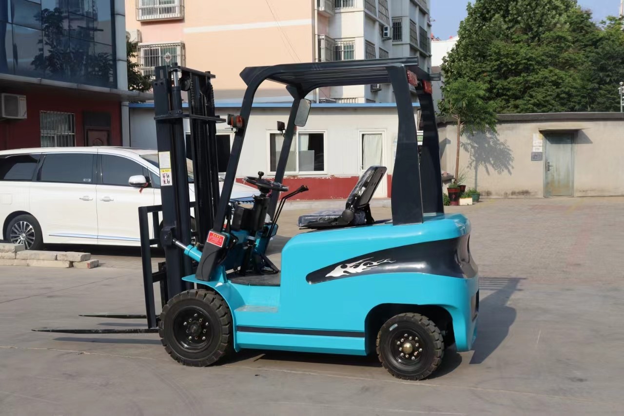 Electric Forklift 2 Ton Load Capacity AC Controller For Smooth Handling