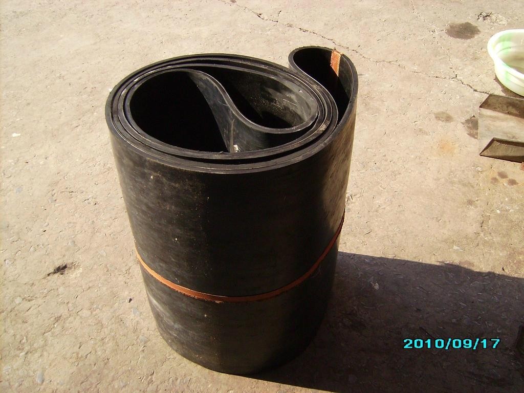 Abrasion Resistance SBR Industrial Rubber Sheet 2-12Mpa Tensile Strength