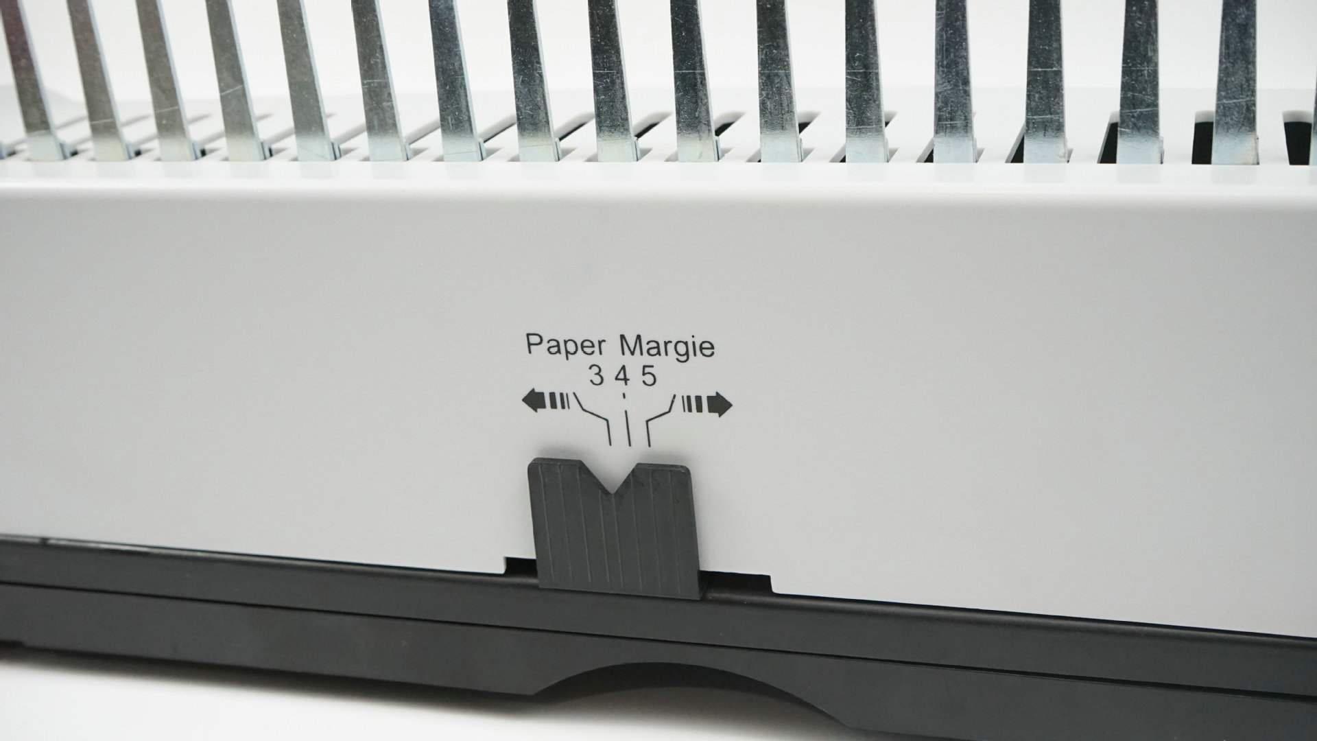 21 Holes Jotter Binding Comb Binding Machine with 38*27*33cm Size and Performance