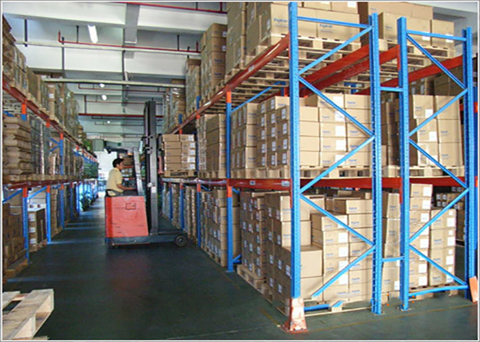 Adjustable Cold Rolled Heavy Duty Steel Storage Racks , Warehouse Storage Racking Systems