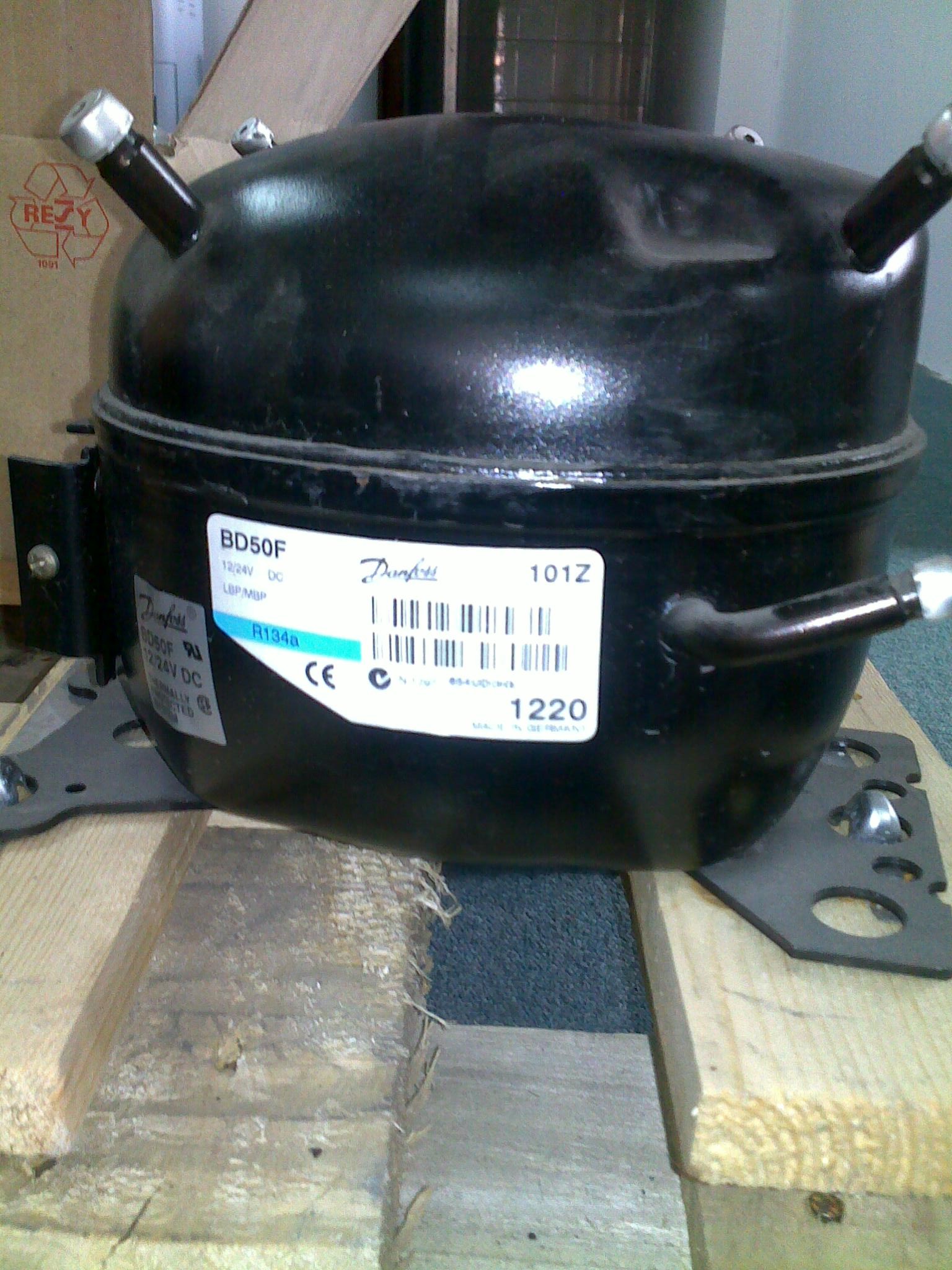 R404A R134A R22 CE Small and black Secop hermetic Freezer Refrigeration Compressor