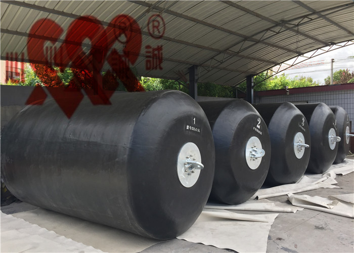 Low Reaction Foam Filled Fenders , Floating Suspended Fenders For Oil Vessel