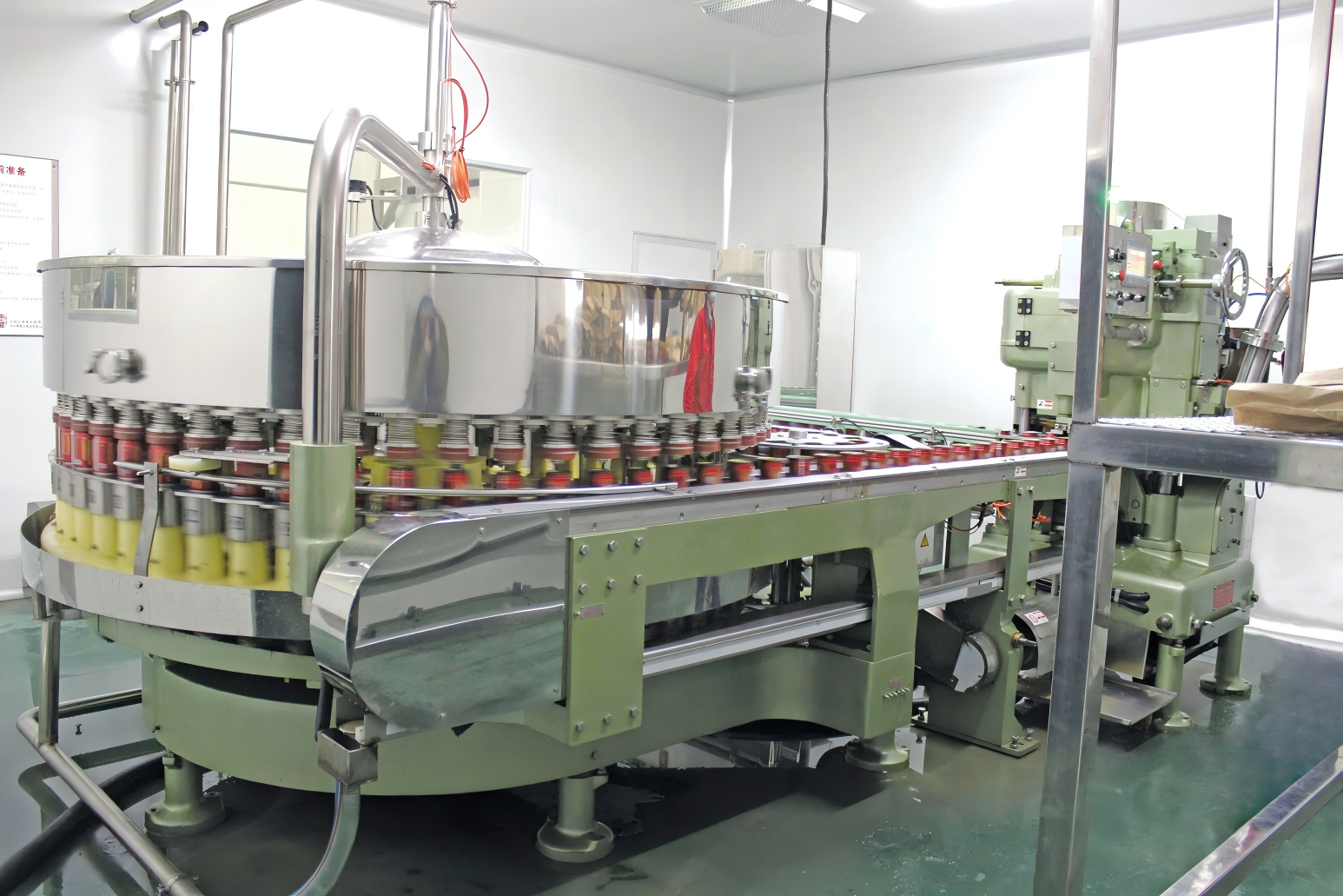  9000BPH-48000BPH Automatic Water Filling Line Machine Ultraviolet Ozone Sterilized Manufactures