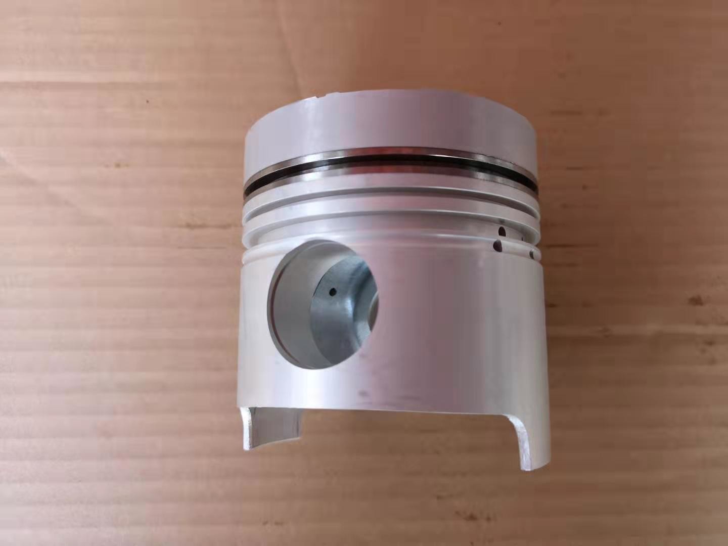 4BD1 6BD1 1121117770 Isuzu Truck Engine Piston Code 7770 EX200 EX220 Excavator Piston