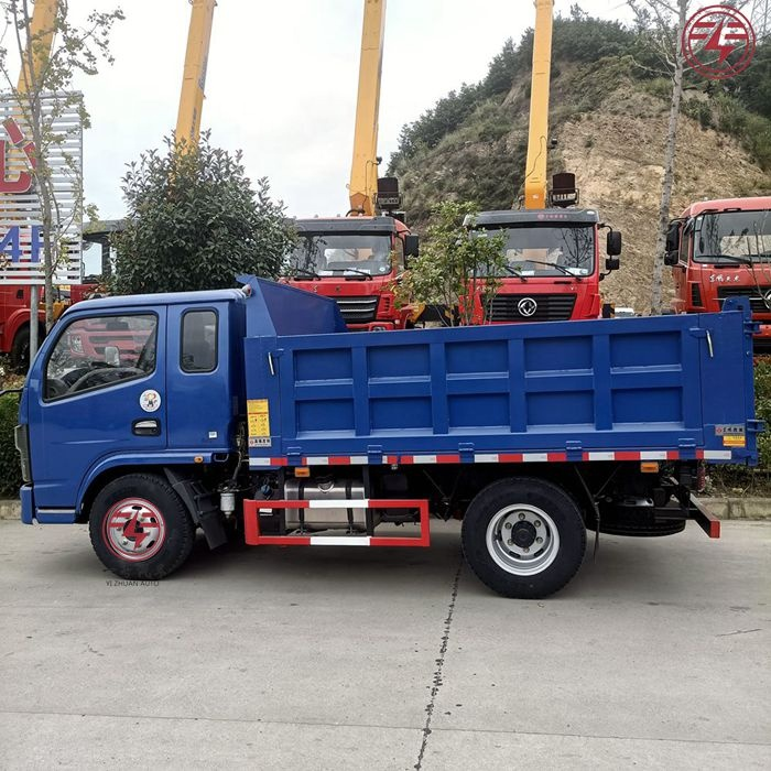 Tire Design Radial Mini Truck 4X2 1-2 Tons Capacity Diesel Manual Transmission Left