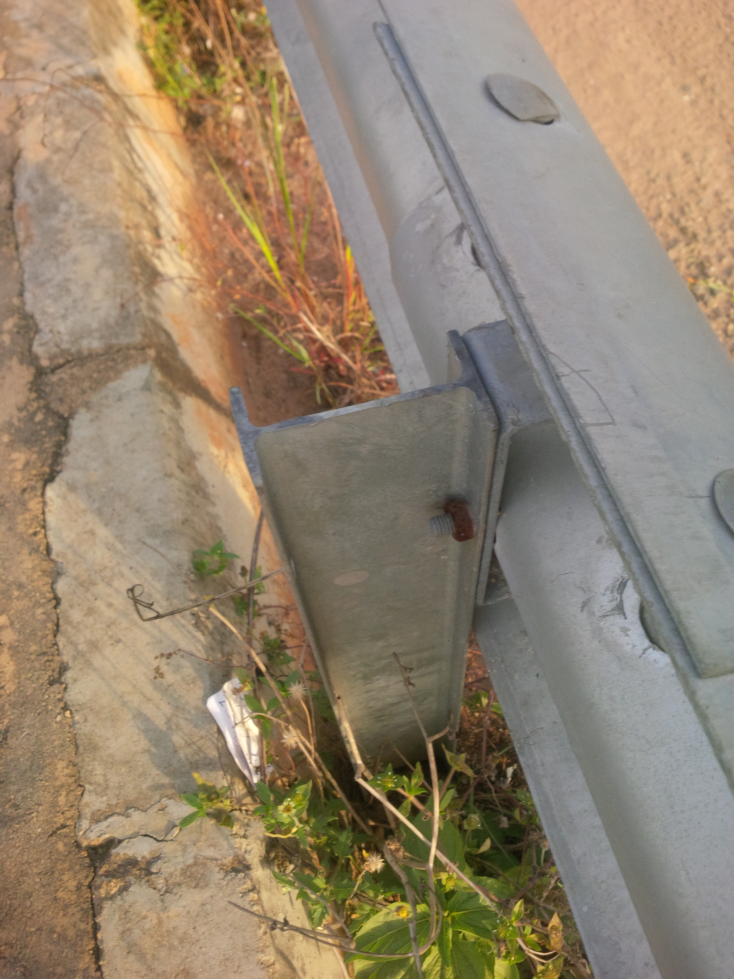Road Traffic Safe Highway Guardrail Spacer and Posts for Anti-corrosion Road Safety