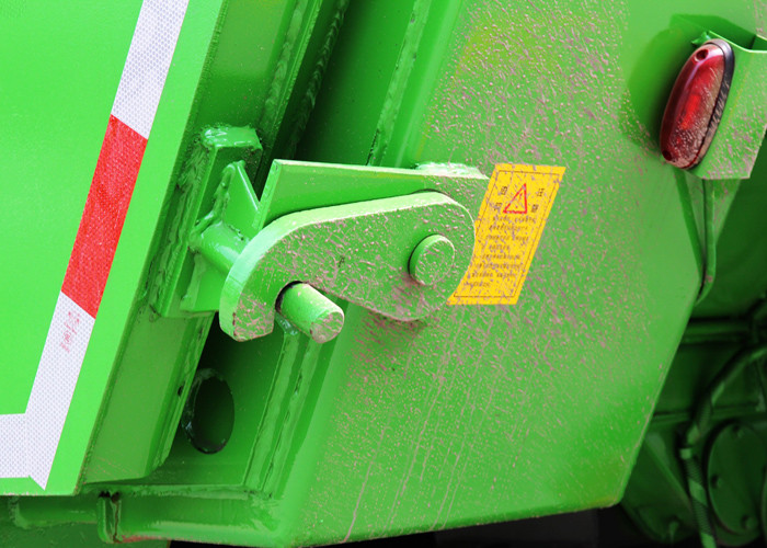 Public Works Tipper Dump Truck ZF8118 Hydraulic Steering With Power Assistance
