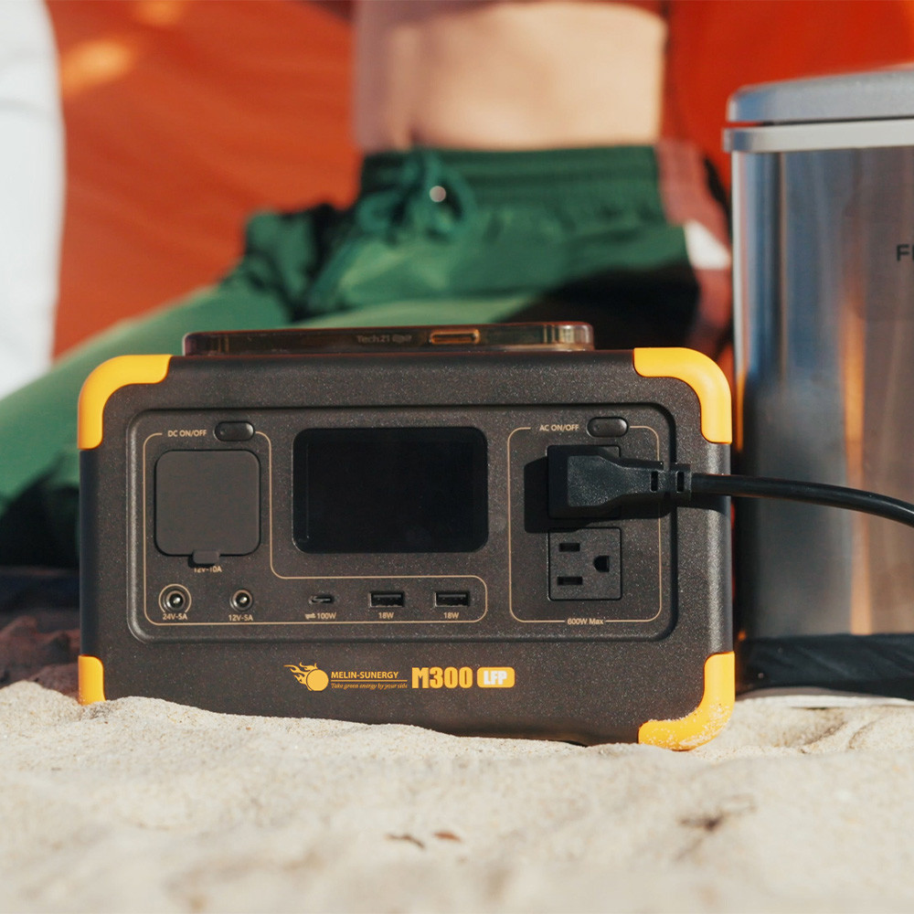 Small 300W Lithium Battery Solar Generator Lifepo4 Portable Solar Camping Generator