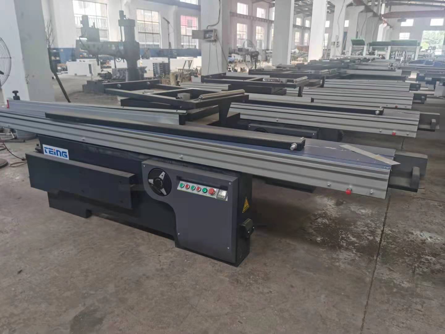 Wood Working Sliding Table Panel Saw WSN2845 with Precision and Max.Cutting Height at 90°