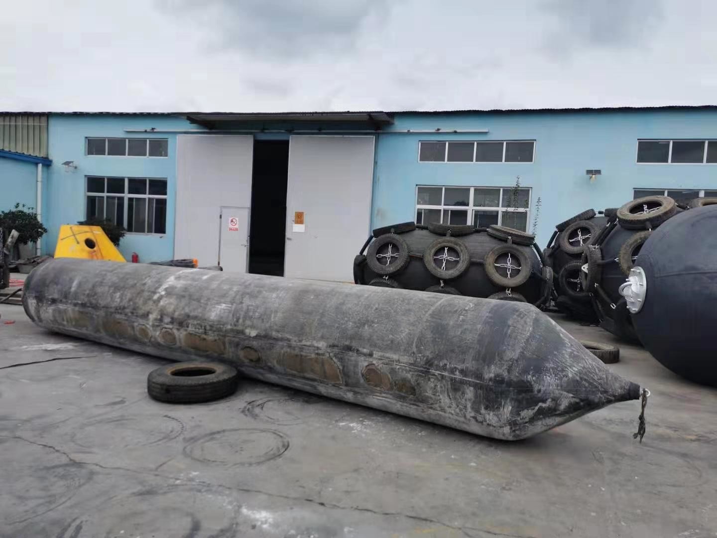Hot sale auxiliary ship launching and launching rubber airbag made in China