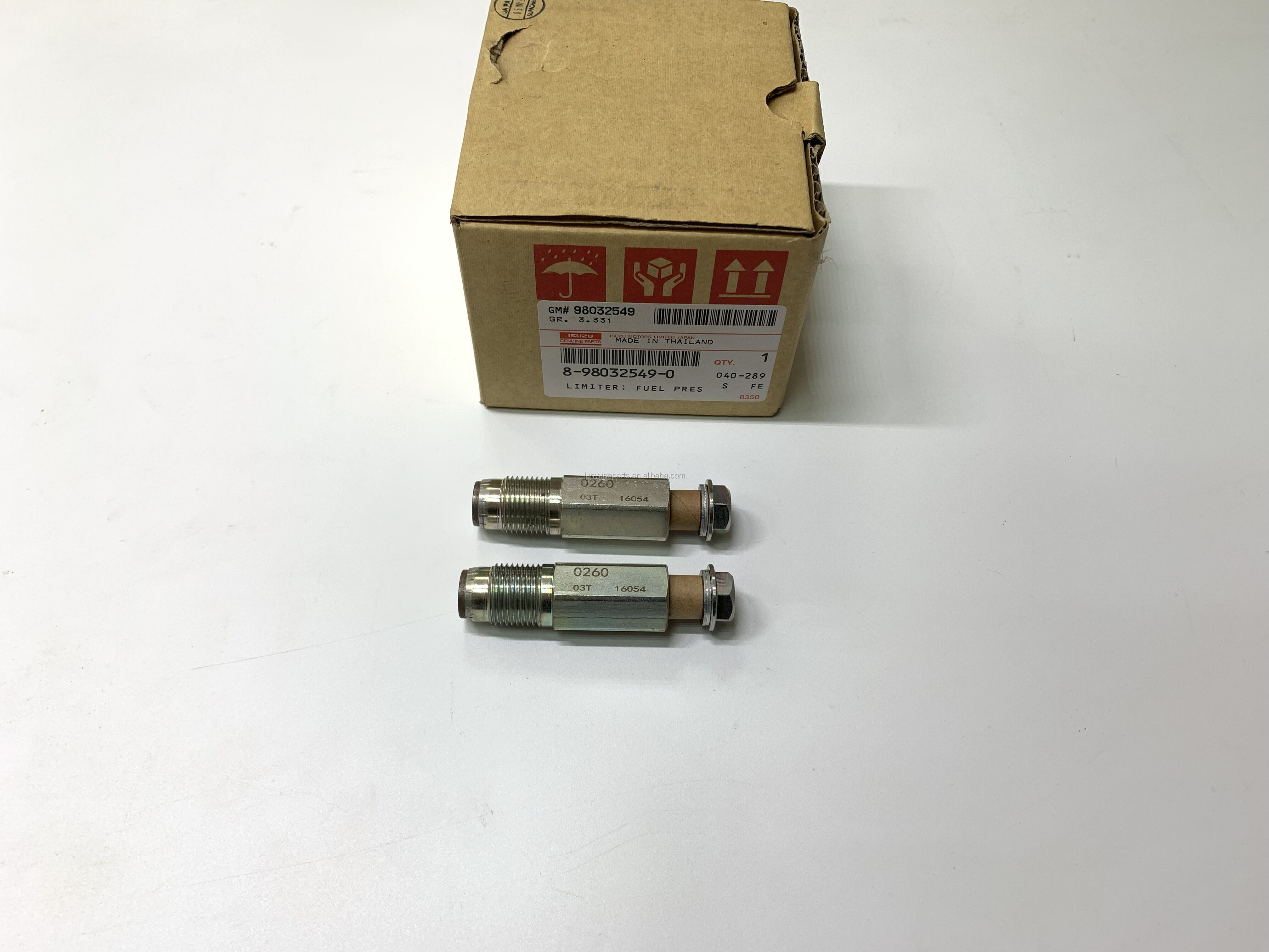 8-98032549-0 ND095420-0140 SK200-8 ZAX330-3 PC400-7 Common Rail Limiting Pressure Valve