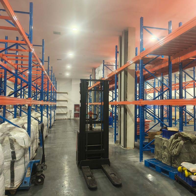 Steel Customizable VNA Very Narrow Aisle Racking For Narrow Aisle Pallet Shelf In Metal Material