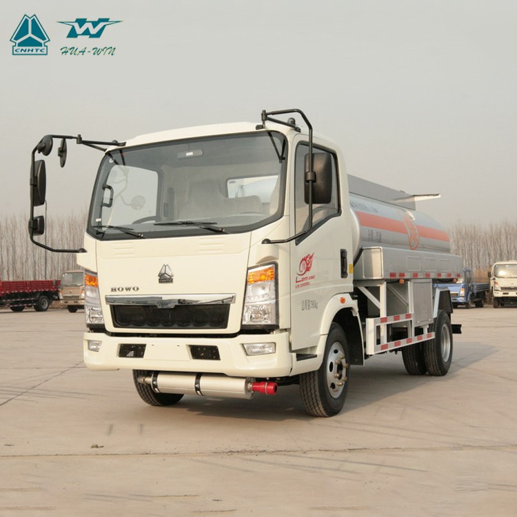 SINOTRUK HOWO 4x2 8000 Liters Capacity Fuel Tank Truck