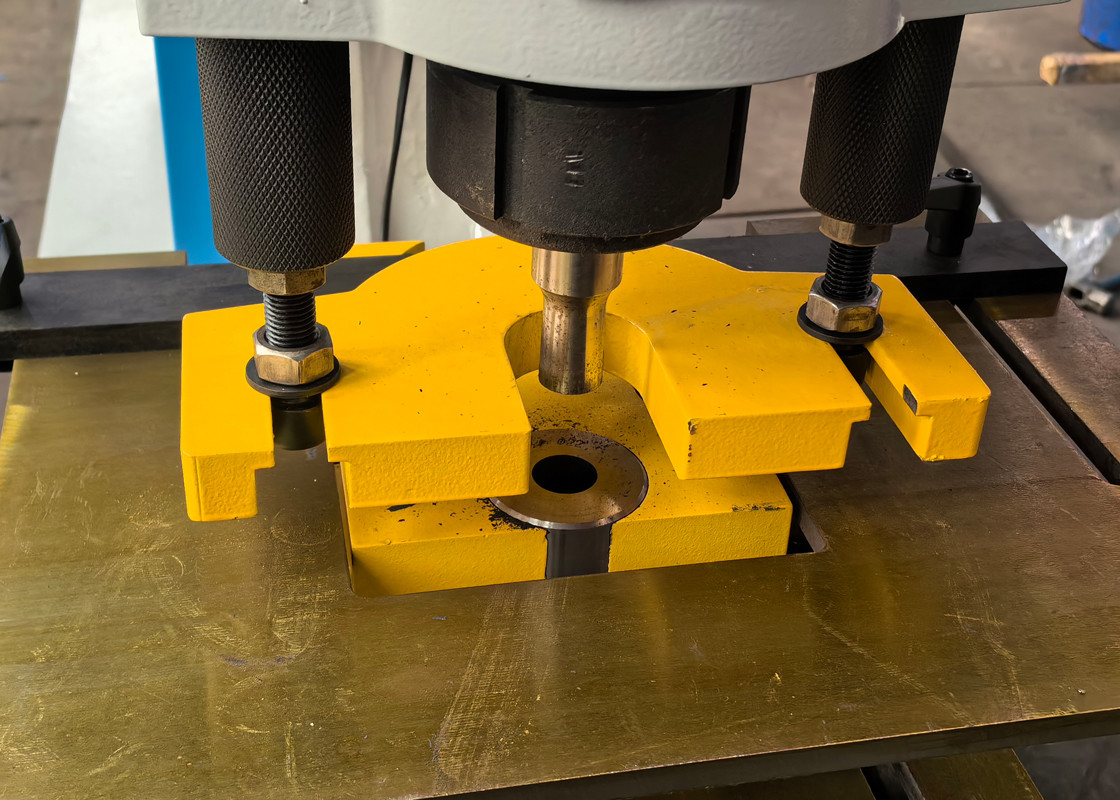 Q35Y-16 Hole Puch Cutter Bar Angel Shear Hydraulic Punching Machine Ironworker 16mm Thickness