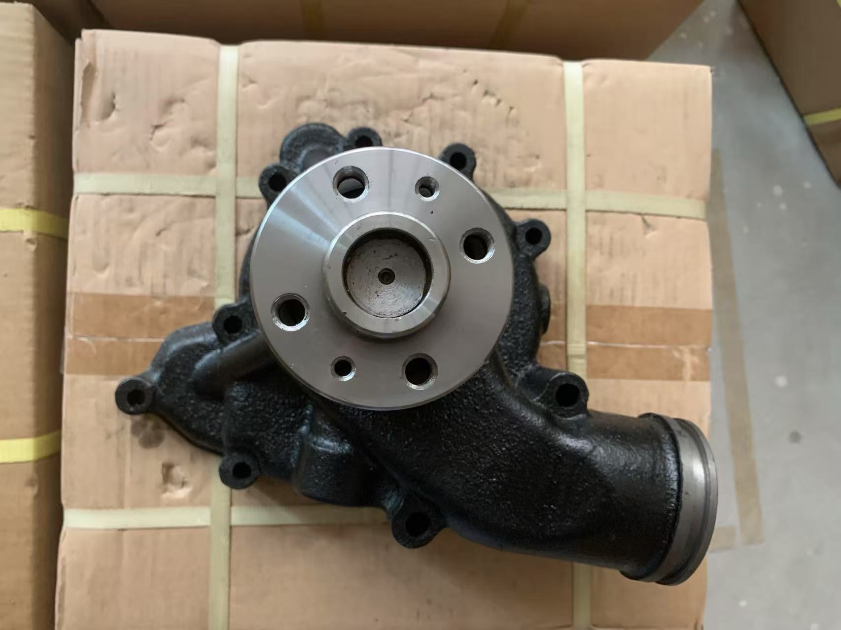 New 4 Holes 6SD1 Isuzu Water Pump 1-13610944-0 For Hitachi Excavator EX300-2 EX300-3 Isuzu 6SD1 6SD1T 6SD1-T