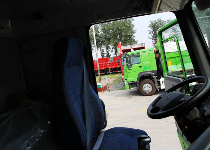 20 cbm SINOTRUK HOWO Tipper Dump Truck With 5800 * 2300 * 1500mm Cargo Body