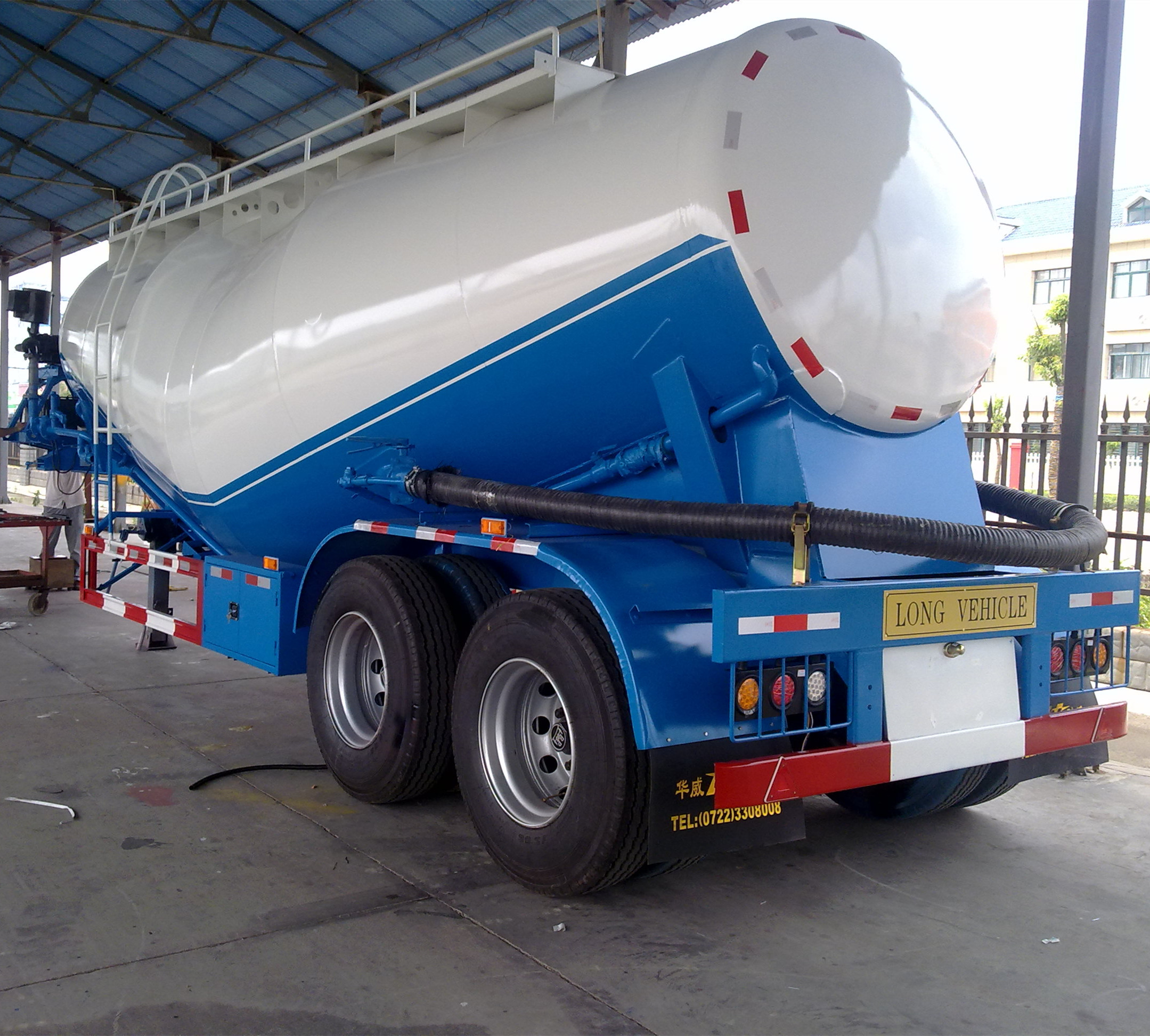 Sinotruk Howo New 35CBM 3 axle cement Dry powder bulk cement silo tanker semi trailer Material transporte truck for sale