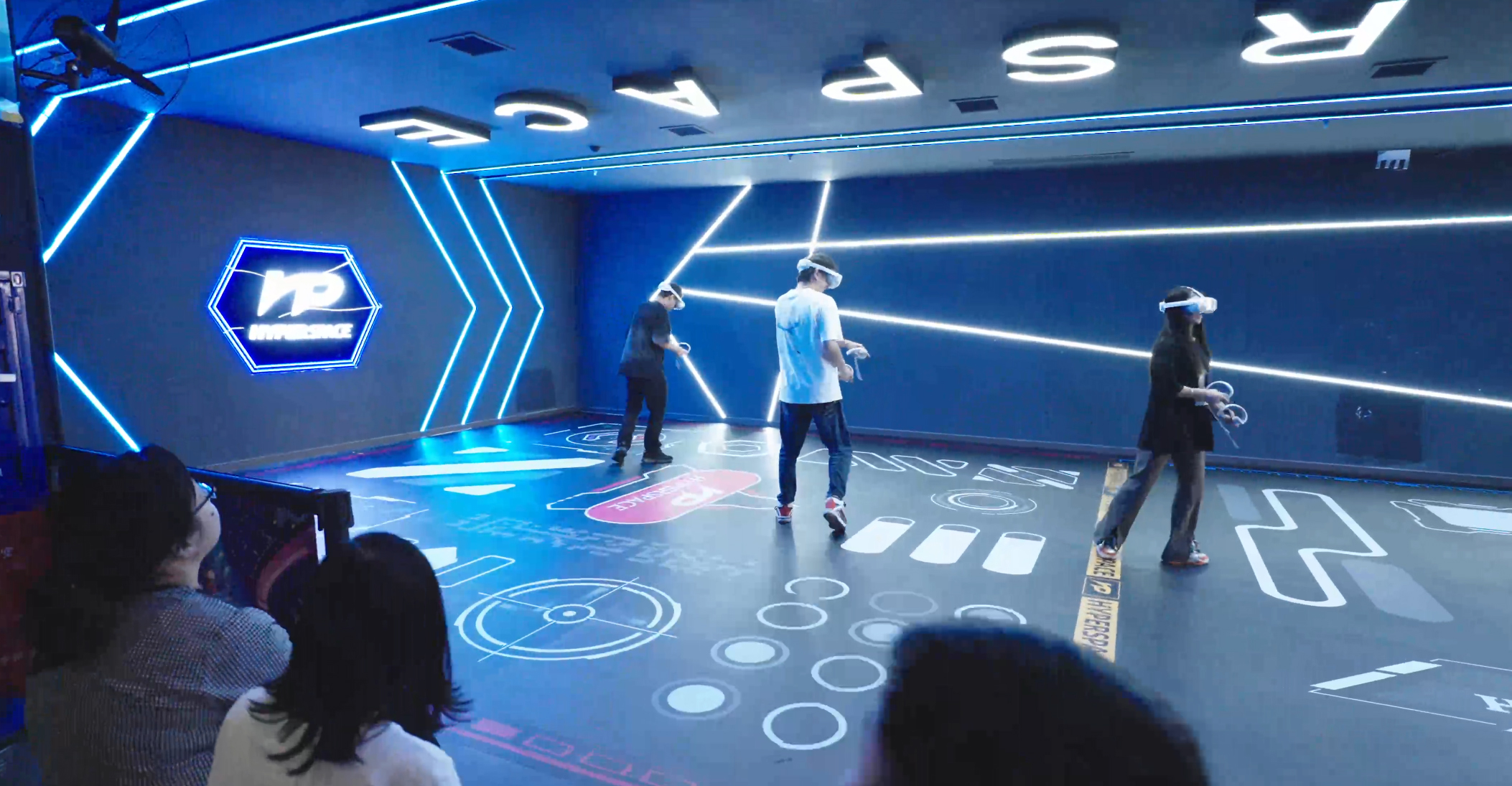 Big Space VR Shooting Games Multiplayer 9D 4 Player VR Simulator Machine