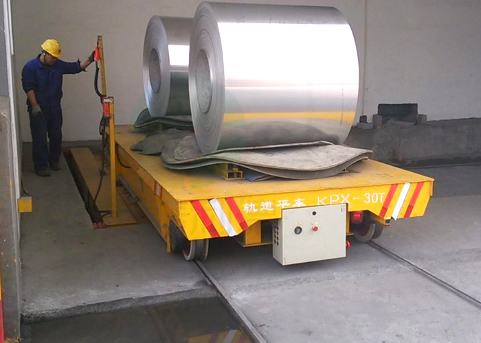 Battery powered trolley handling cargo from bay to bay transfer flat cart
