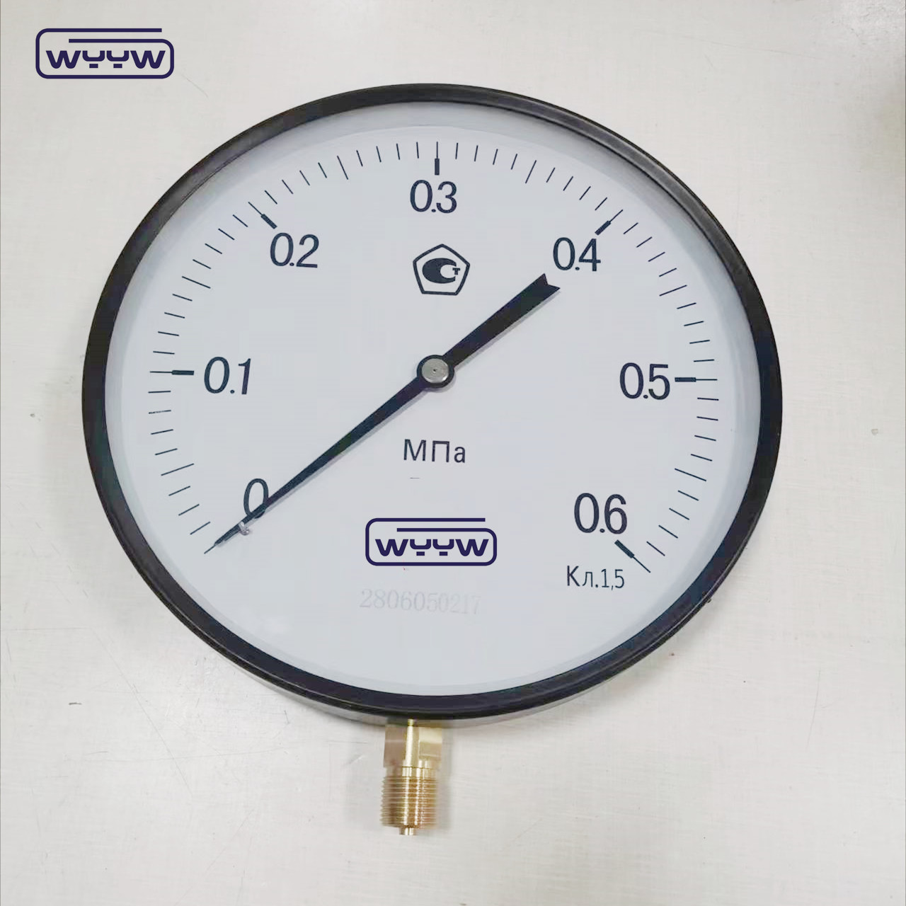 Industrial Grade Bourdon Tube Pressure Gauge With Bottom Mount And Black Steel Case