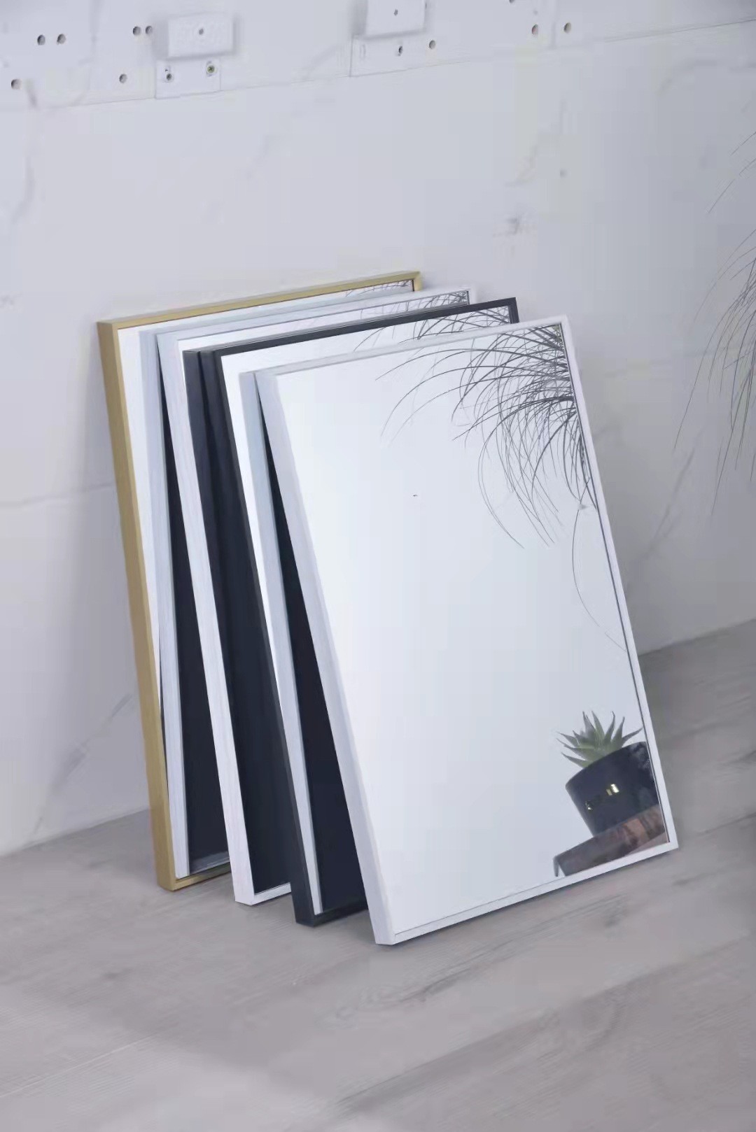 Square Corner Rectangular Gold Aluminium Mirror Frames Profile For Bathrooms