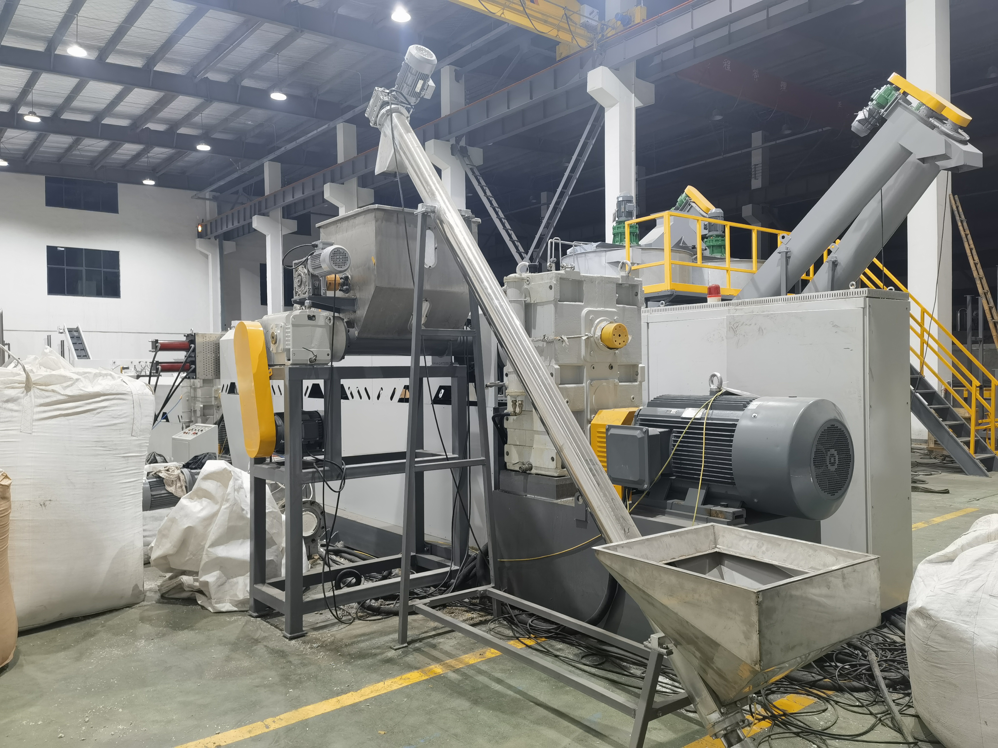 HDPE LDPE LLDPE Rigid Flakes Plastic Recycling Extruder Machine