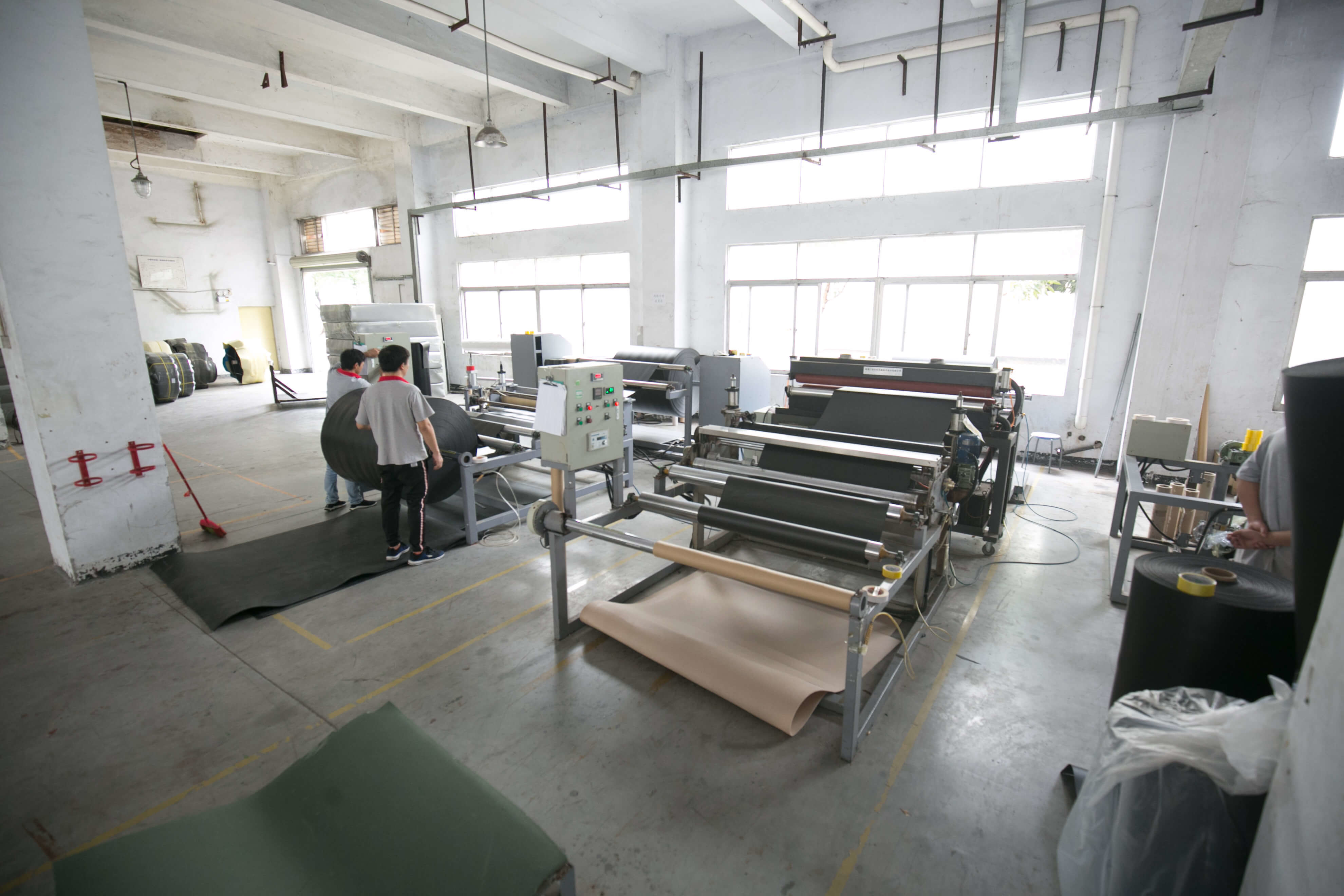 Polyolefin Thermal Insulation Foam PE Rubber Aero Aluminum Foil Foam XLPE Polyethylene Rolls and Sheets