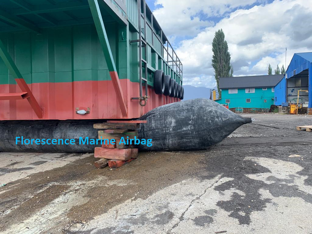 High Capacity Marine Rubber Airbags Inflatable 5.5mm Thickness