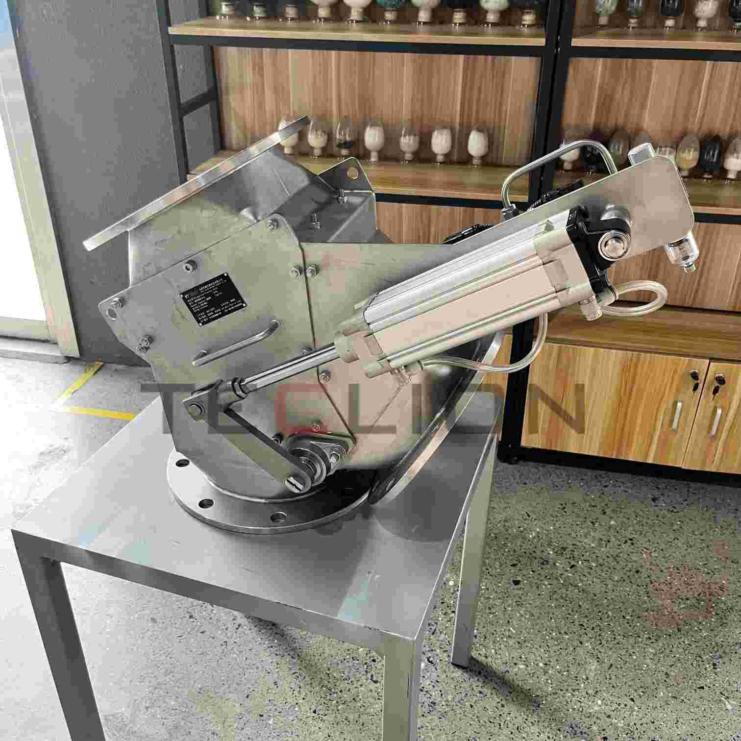 Innovative design! Swing plate gravity distribution valve - more precise powder conveying