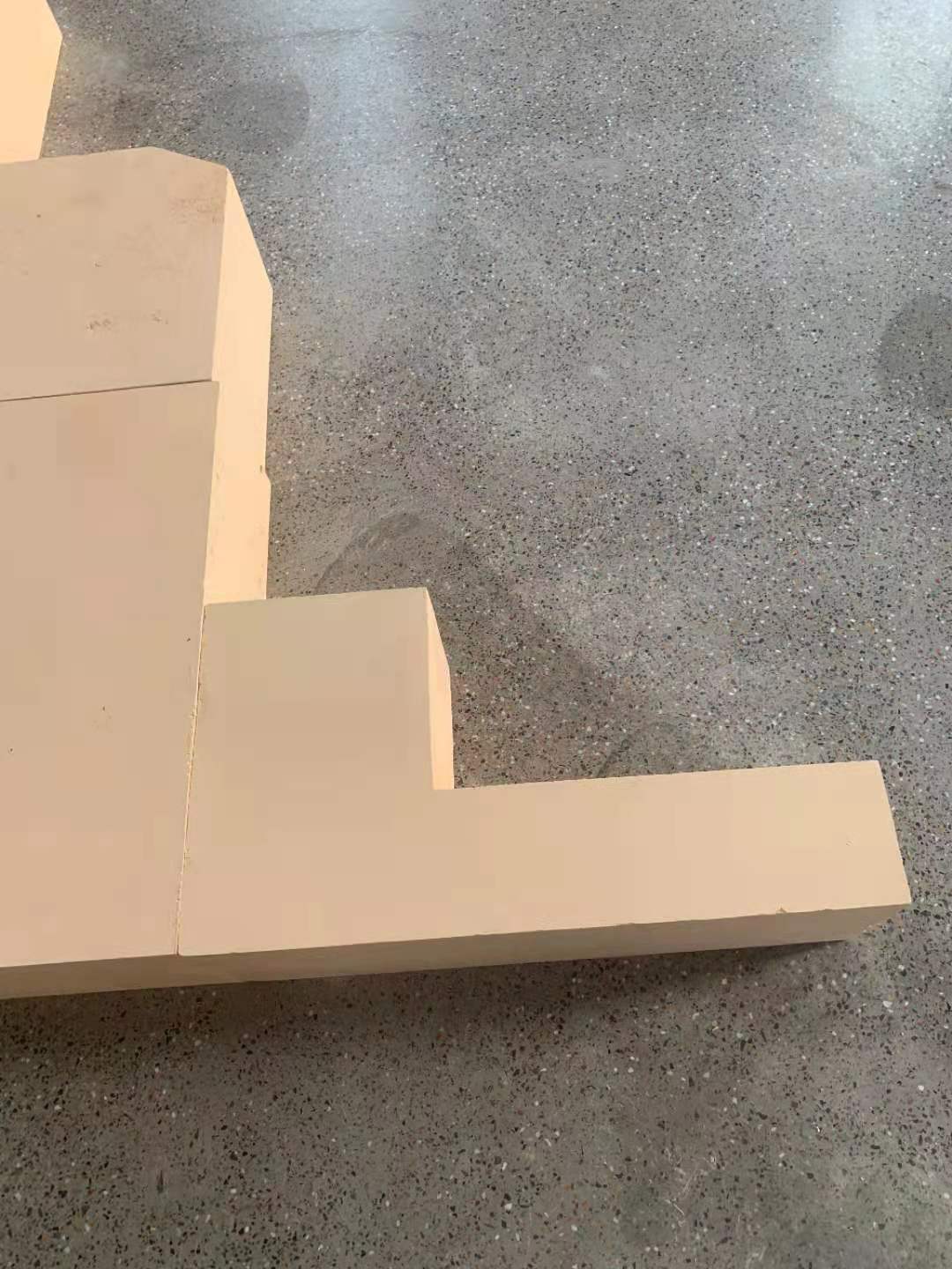 Refractory Zirconia Corundum Zirconia Mullite Antistripping Brick for Glass Melting Kiln