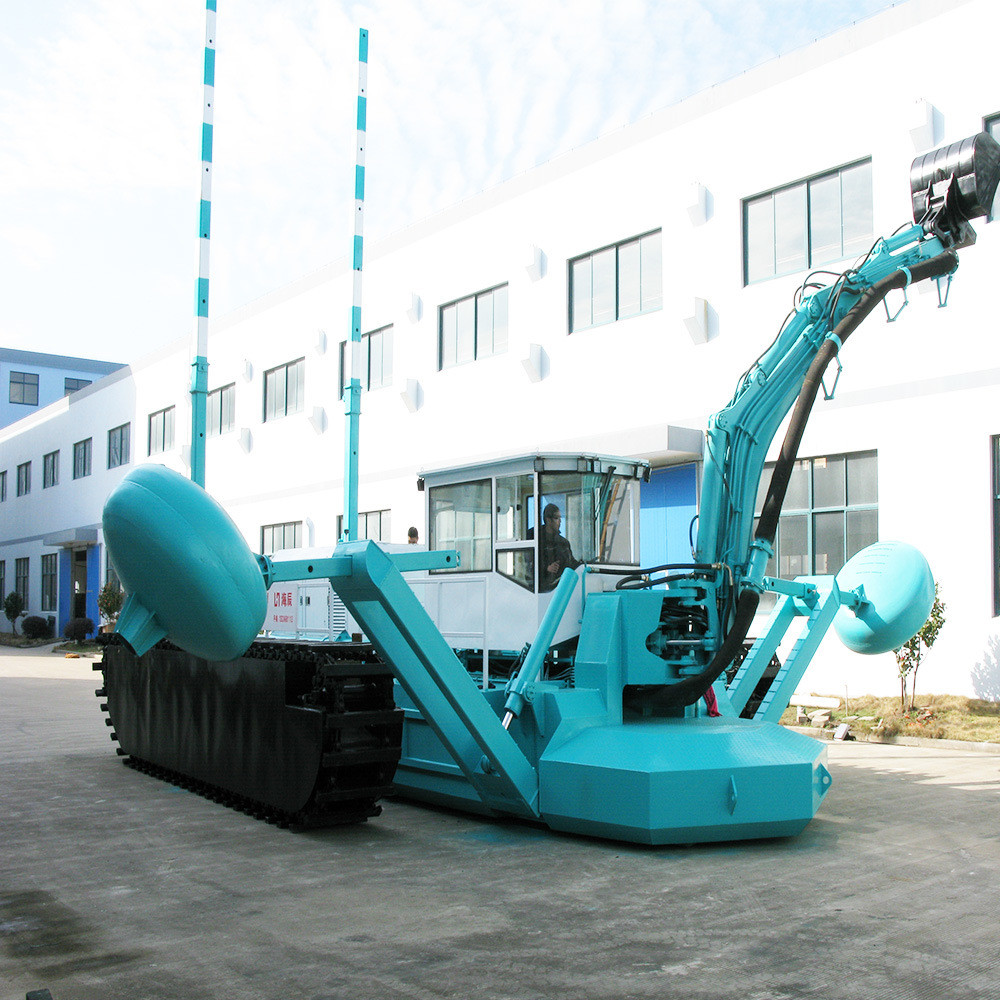 Multifunction Swamp Amphibious Excavator For River Dredging