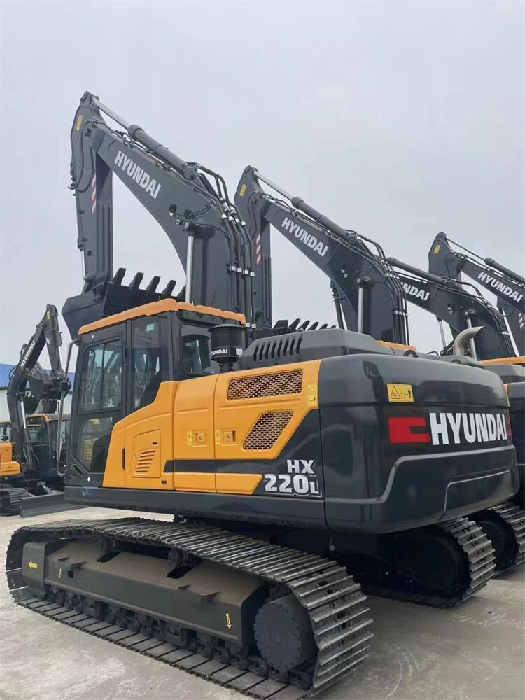 Used Hyundai HX220lc Excavator 21270KG Operating Weight for Durable Construction