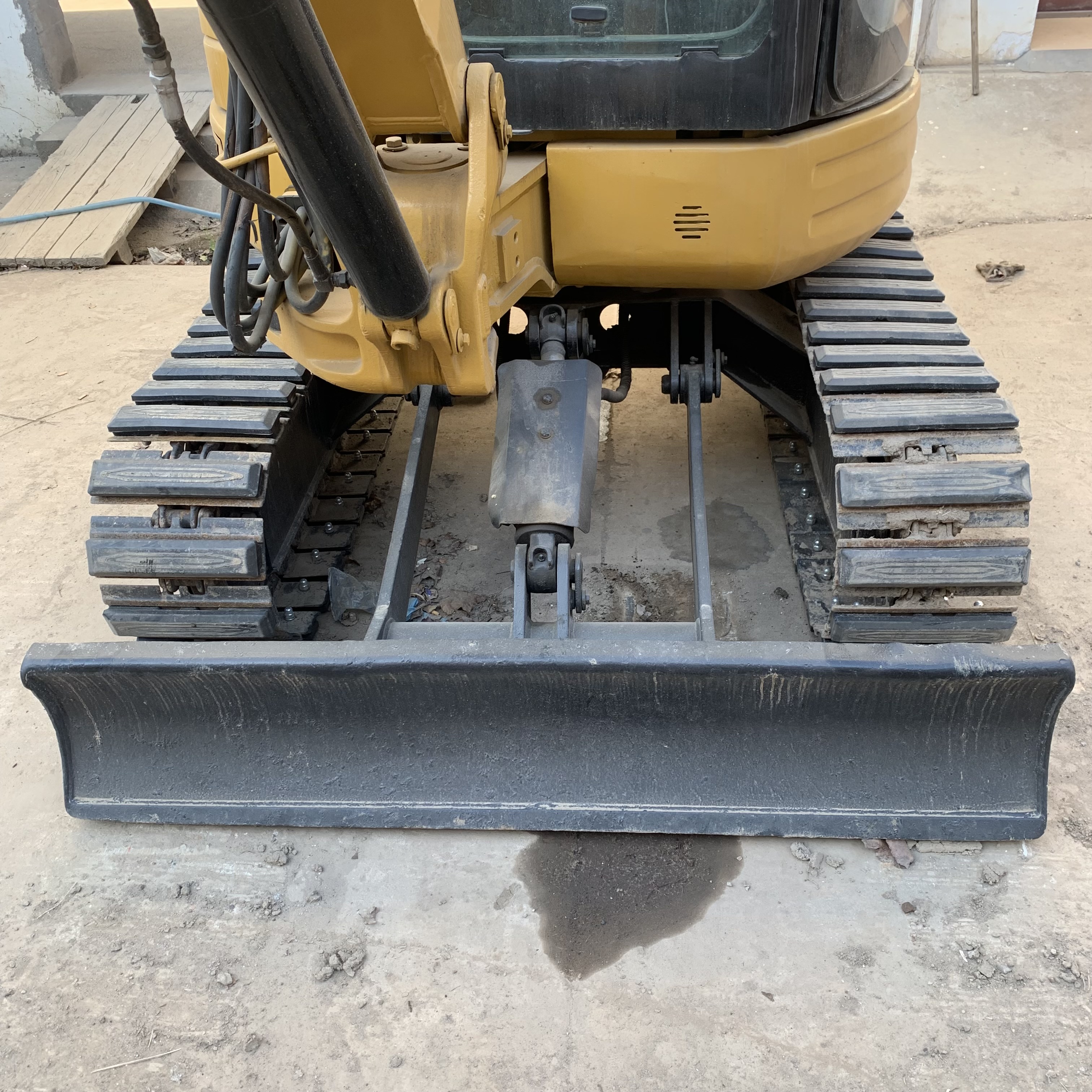 Original Japan CAT303 Used Excavator Cat 305 303 306 Mini Excavator with 23.6KW Power