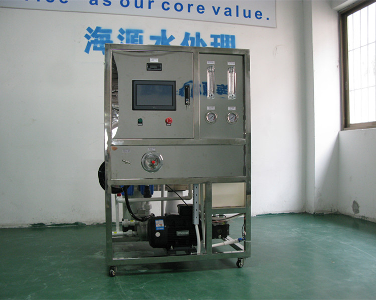 250LPH Containerized Water Treatment Plant , sea water desalination equipment