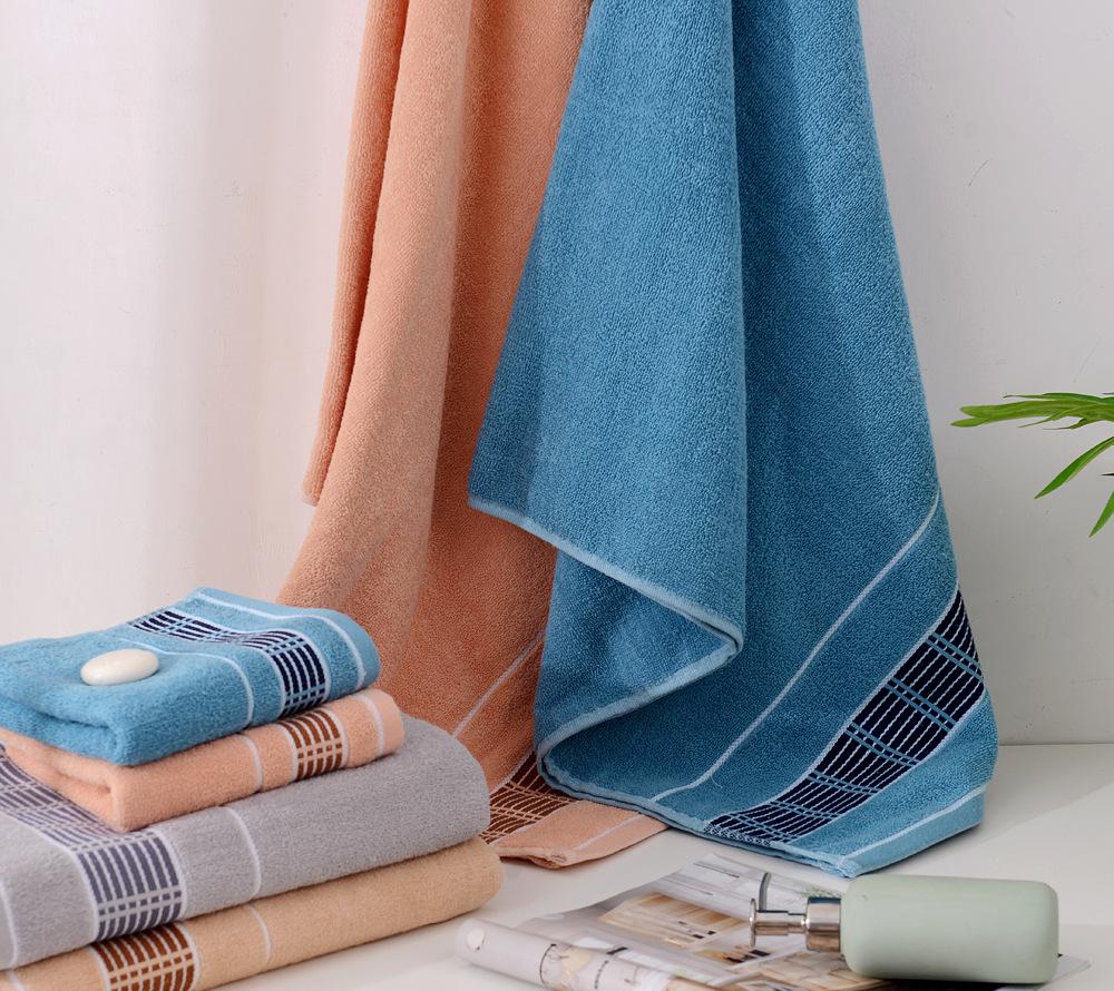 Revolutionize Your Bath Experience with Our 70*140cm Bath Towel in Solid Color Stripes