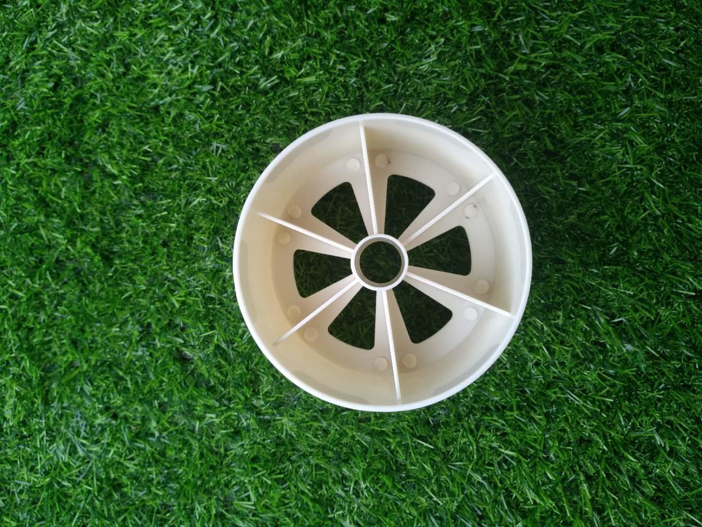 mini flag stick , golf cup , golf cups , plastic golf cup , mini flagstick , putting cup