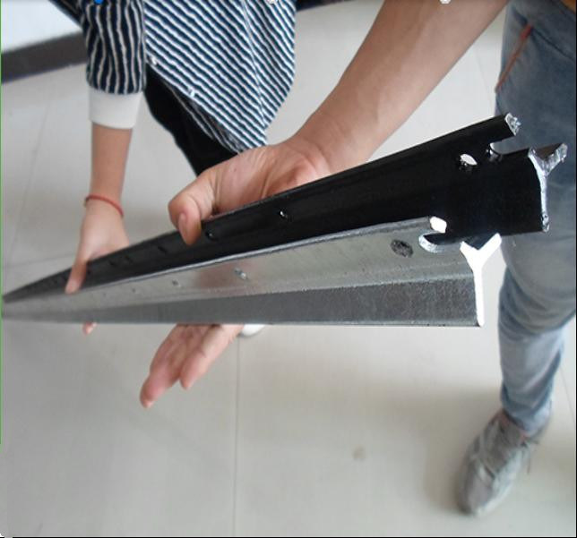 Australia 1650mm Black Bitumen Star Picket/Steel Y Fence Post