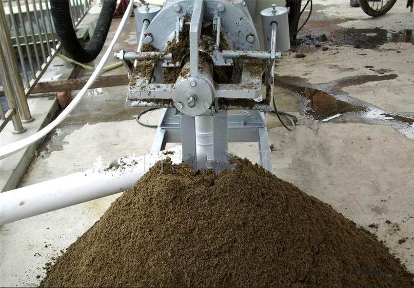 3000 kg Farm Equipment Cow Cattle Pig Manure Dewatering Machine Dung Dehydrator