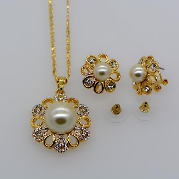 Pearl Trendy luxury crystal Necklace pendant 18K Real Gold Plated Necklace