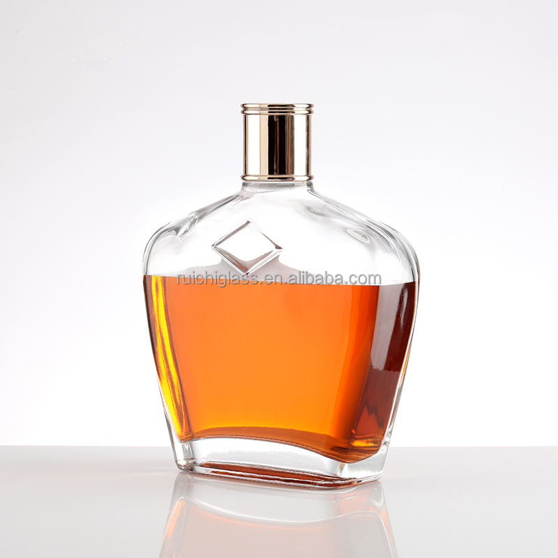 Customize Sealing Type 700ml Glass Wine Bottles for Beverage Whiskey Liquor Empty