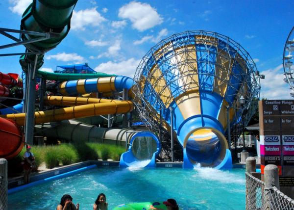Exciting Fiberglass Big Tornado Water Slide 4 Loads For Outdoor Water Park