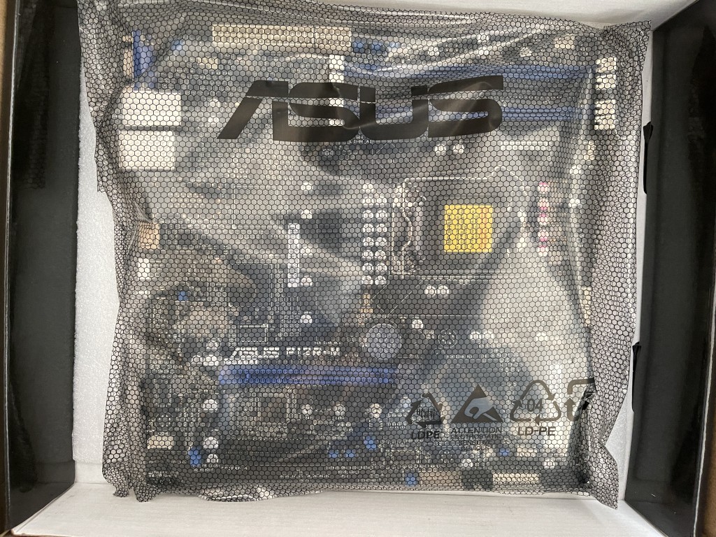 ASUS Q370I-IM-A R2.0 Industrial Motherboard For Server Workstation 3 - Included