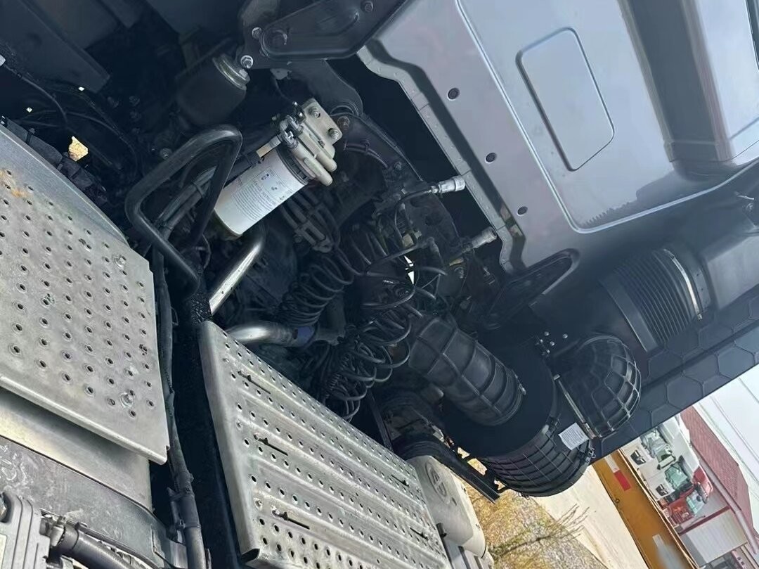 Used Heavy Duty Tractor Head Trucks For JAC K7 Automatic ZF Transmission 540hp With Sleeper 6*4