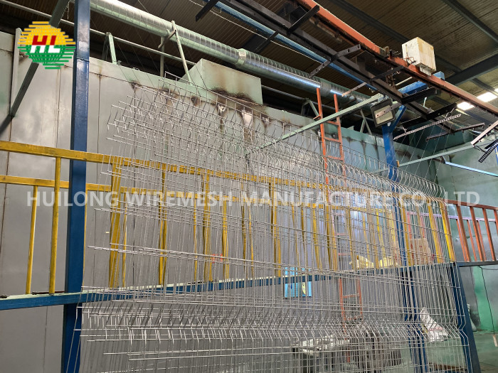 1.5m High V Mesh Security Fence With Posts And Clips