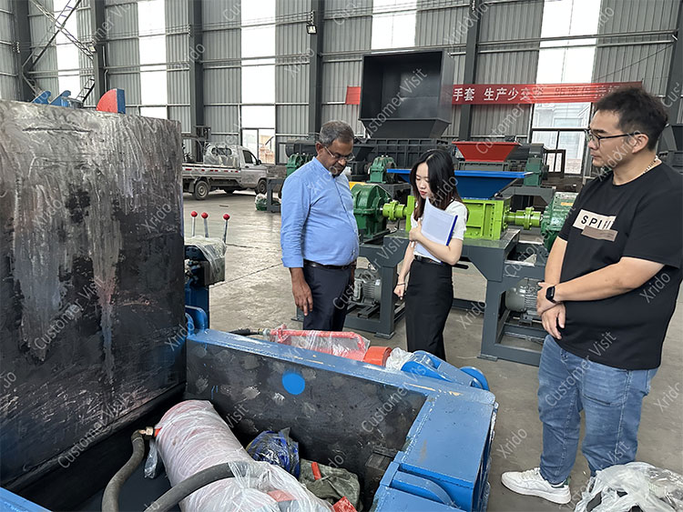 2000kg/D-3000kg/D Industrial Garbage Shredder Wood Metal Double Shaft Shredder